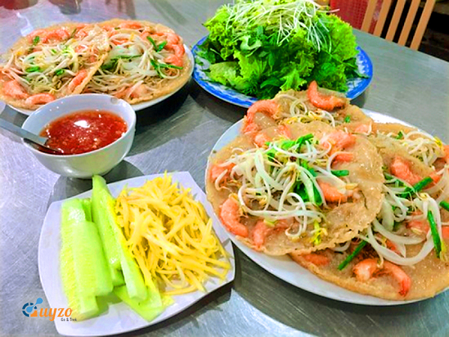 Nhắc đến ẩm thực đường phố Sài Gòn không thể không nhắc đến bánh xèo.